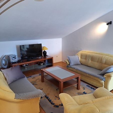 Apartments Romana Слатине Екстер'єр фото