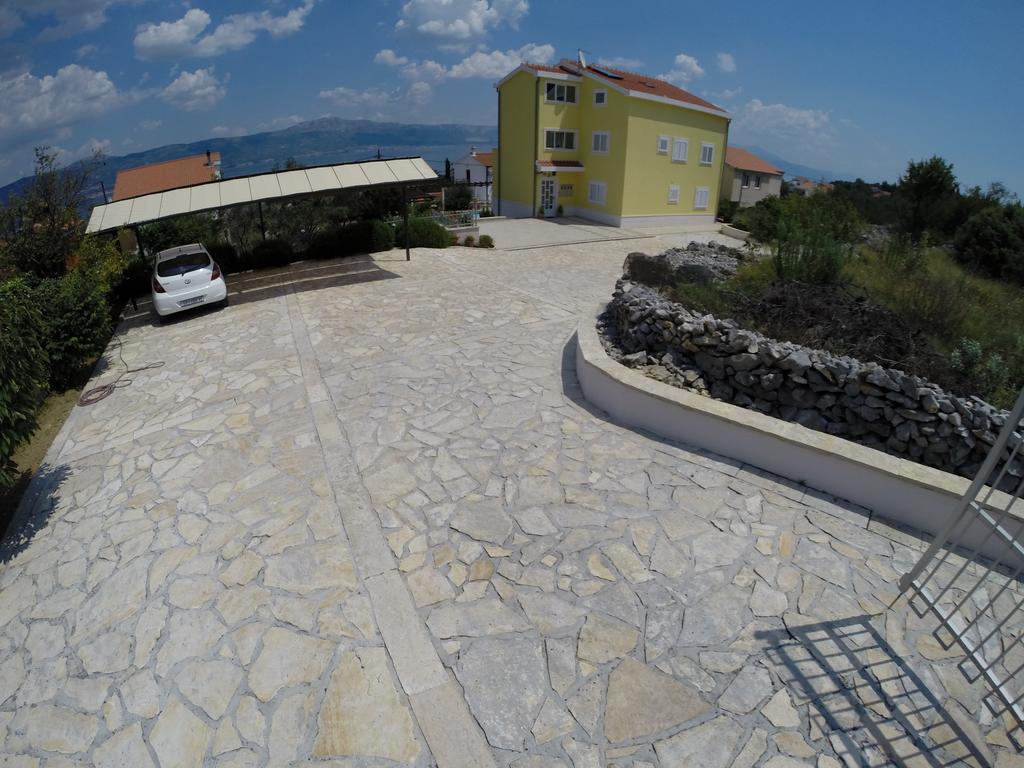 Apartments Romana Слатине Екстер'єр фото