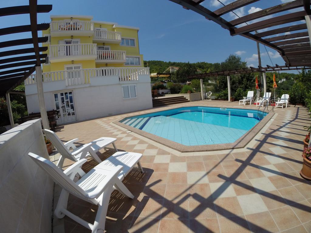 Apartments Romana Слатине Номер фото