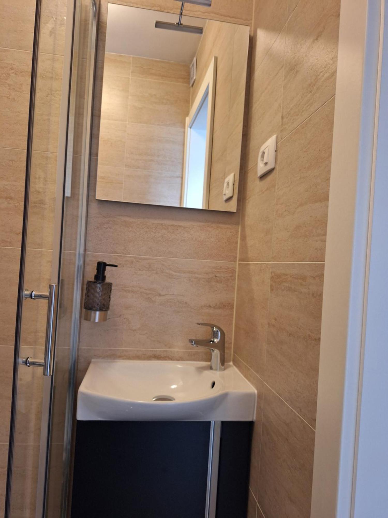 Apartments Romana Слатине Екстер'єр фото
