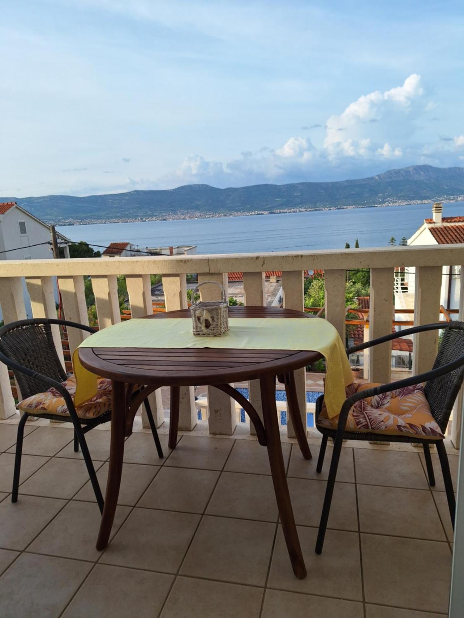 Apartments Romana Слатине Екстер'єр фото