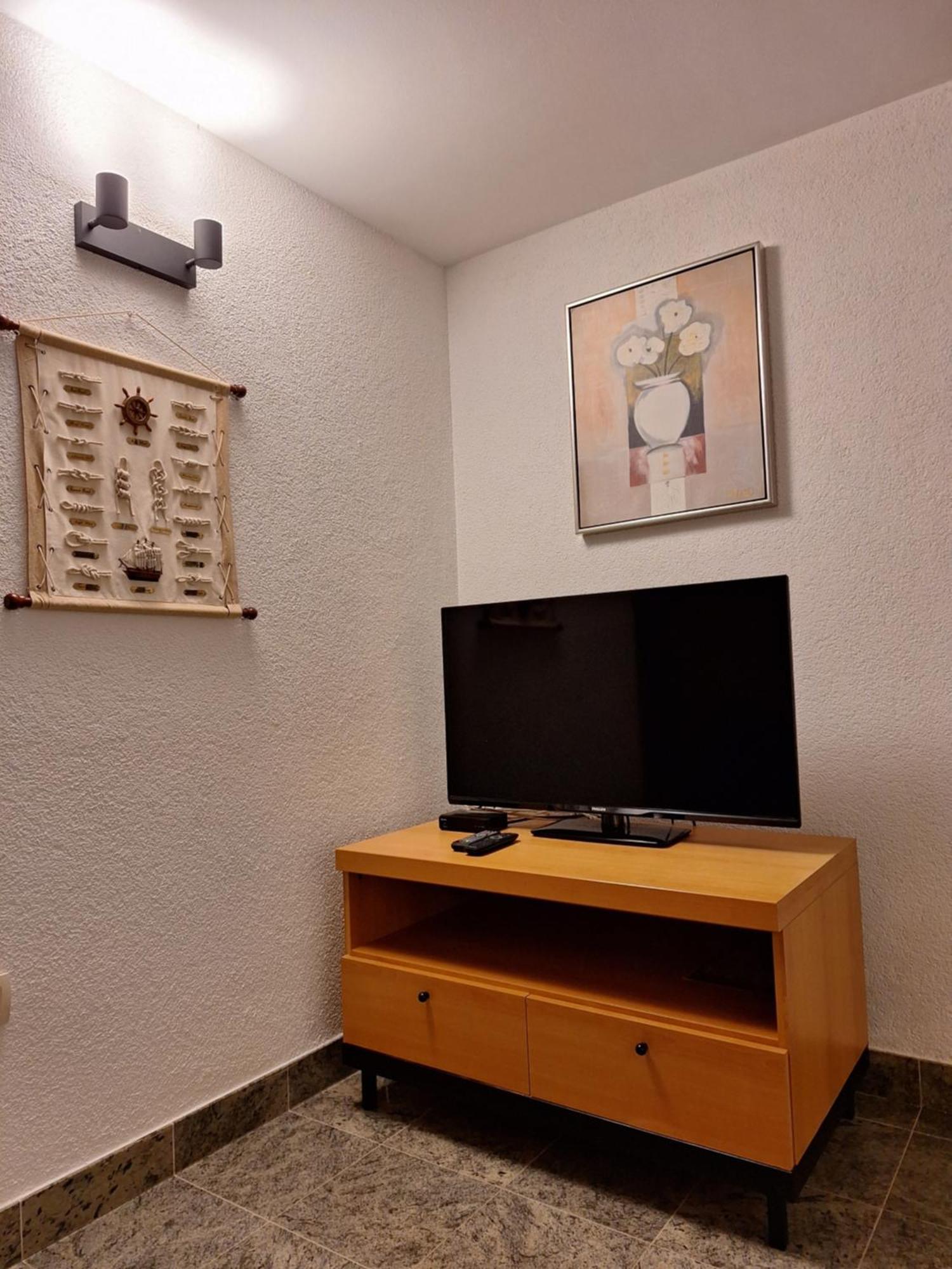 Apartments Romana Слатине Екстер'єр фото