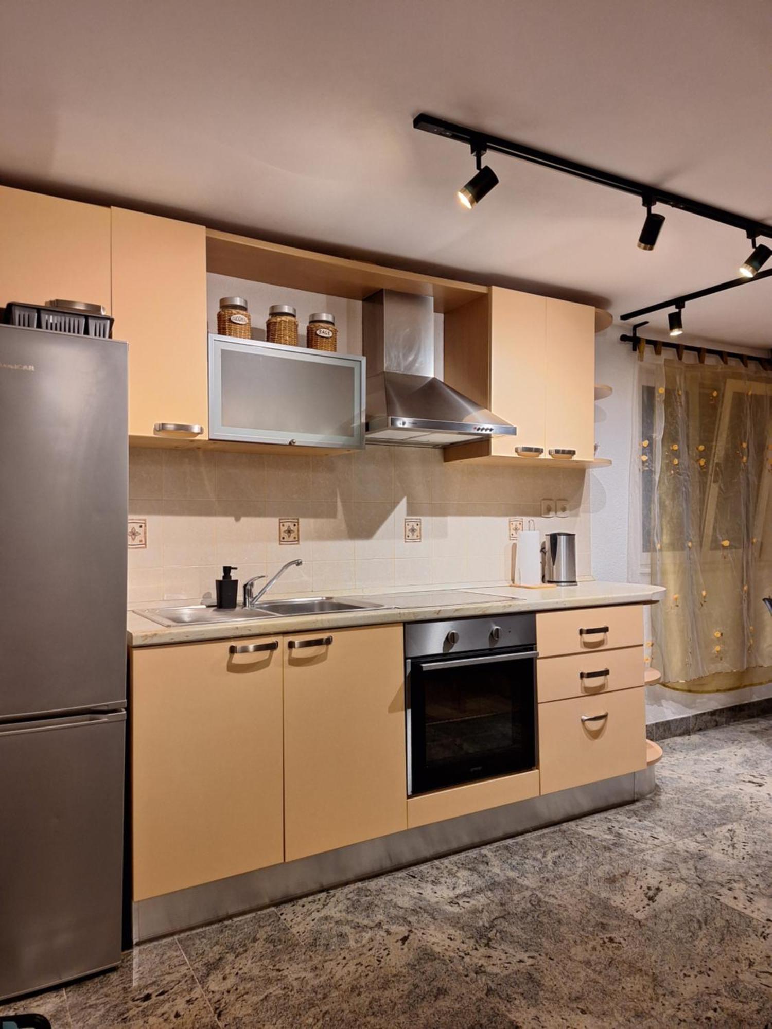 Apartments Romana Слатине Екстер'єр фото