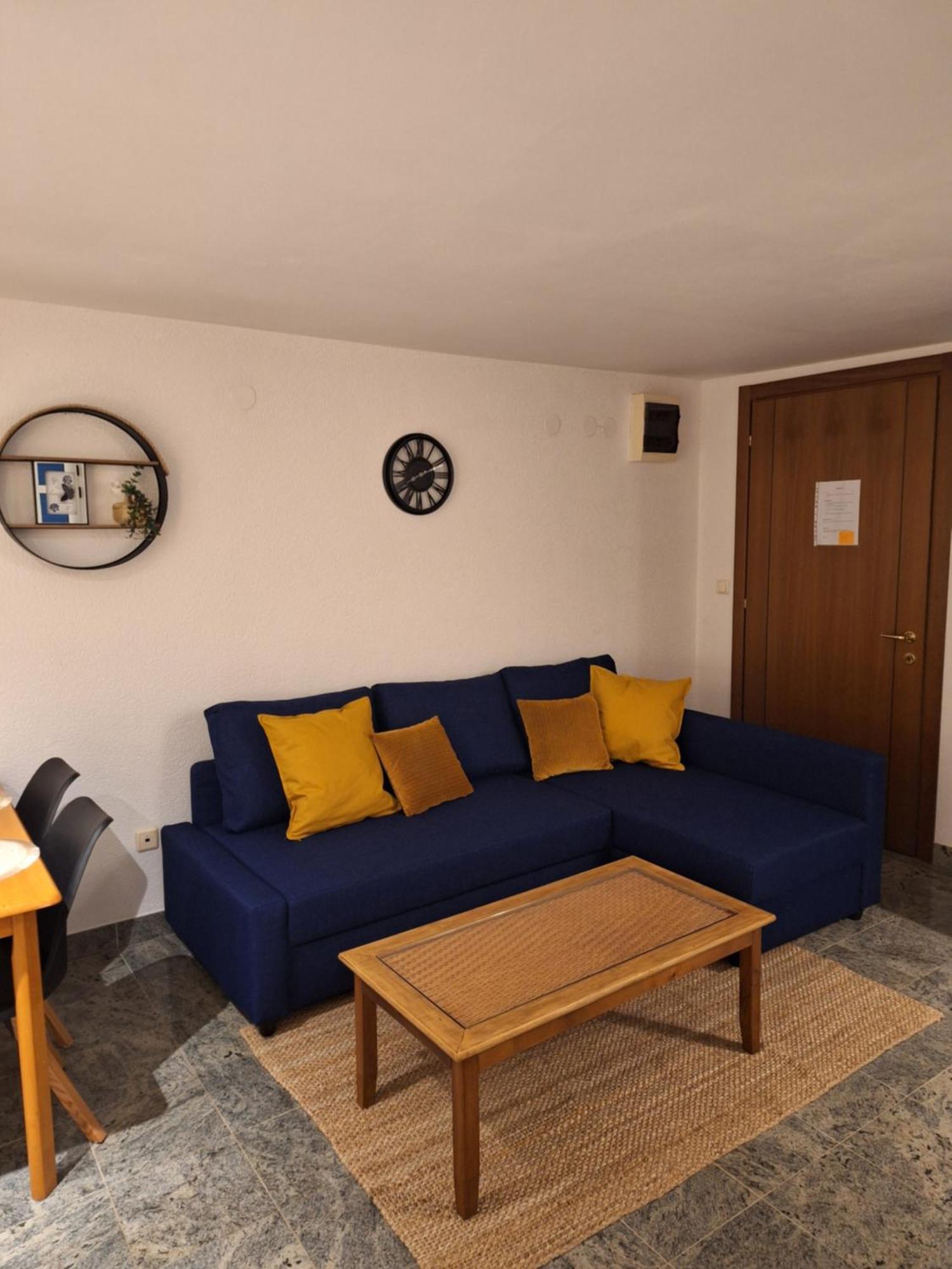 Apartments Romana Слатине Екстер'єр фото
