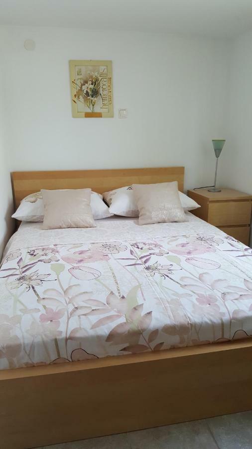 Apartments Romana Слатине Екстер'єр фото